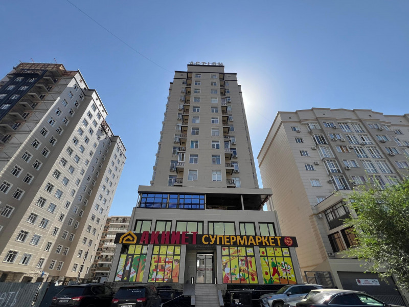 Продается: 3 комнатная квартира под ПСО Сданный блок, лифт работает, дом заселен на 90 %. Общая площадь – 113 кв.м Район: Джал (нижний)