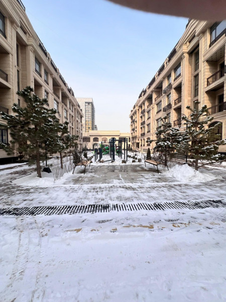 Продаётся 3-комнатная квартира в клубном городке “Ницца Резиденс”  Бишкек мкр. Асанбай