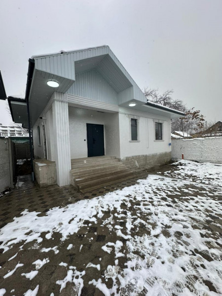 Продается 3 комнатный частный дом в Кызыл-Аскере по адресу пер. Ильменский 12а