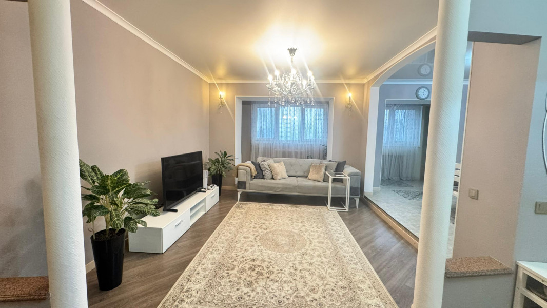 ПРОДАЕТСЯ КВАРТИРА - 124 м2 в центре Бишкека, р-н ЦУМ