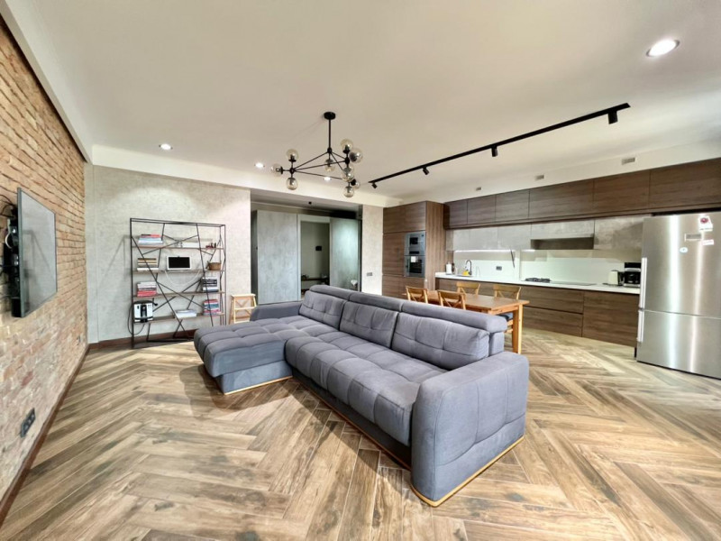 Продается большая 2 комнатная квартира в ЖК Фрунзе от застройщика Авангард Стиль, ТЦ Ала-Арча