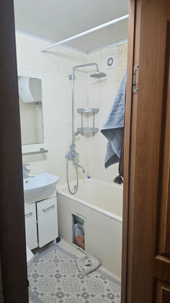 Продается  2 комнатная квартира