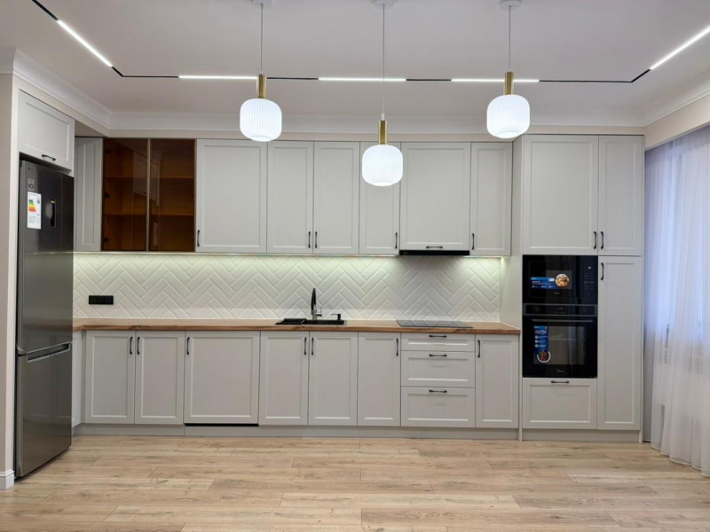 Продаётся 2 комнатная дизайнерская квартира в южной части города, район ТЦ Ала-Арча.